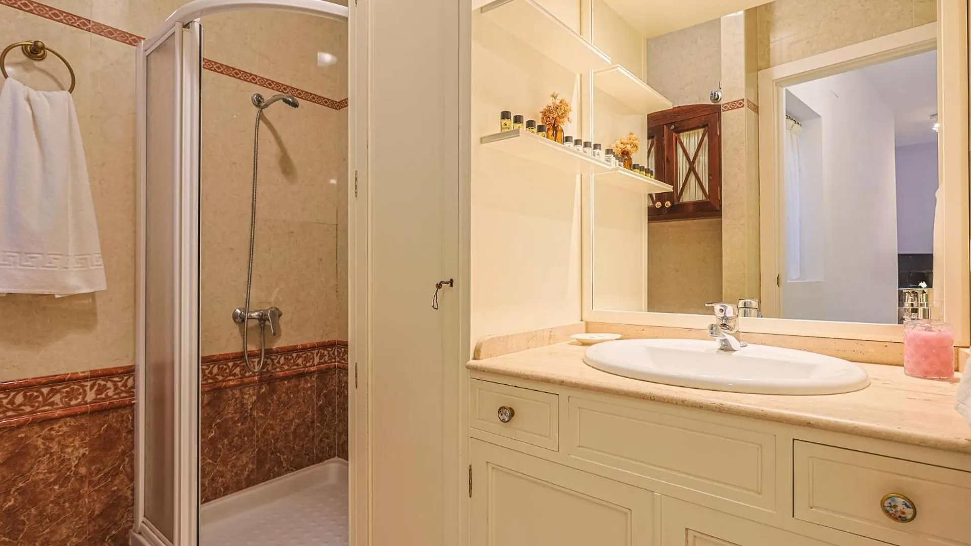 Chicarrero Suite Vacacional Sevilla Spain
