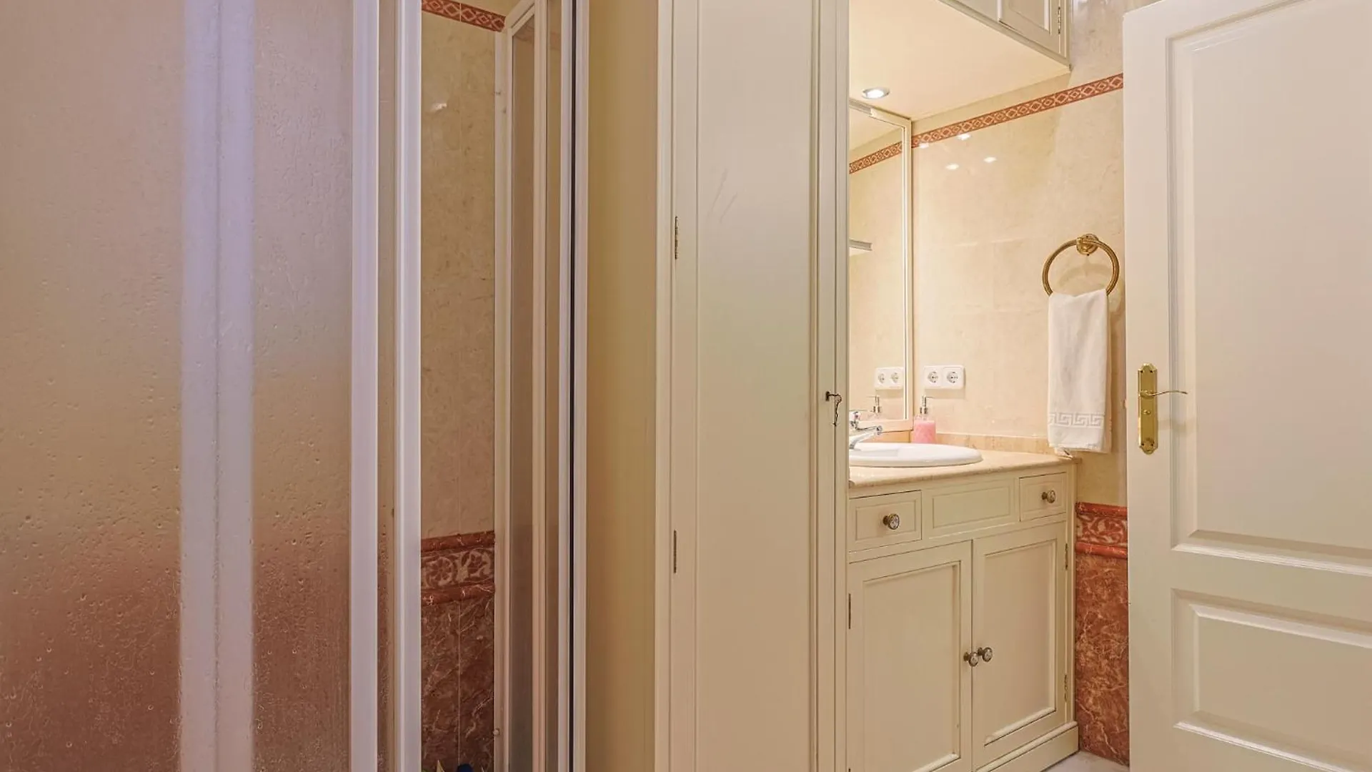 Chicarrero Suite Vacacional Sevilla Lägenhet